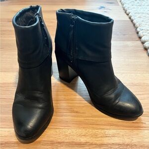 Black Chunky Heeled Boots with Side-Zip